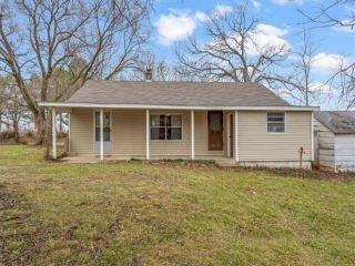 Foreclosed Home - 8738 LADELLE AVE, 72745