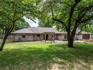 Foreclosed Home - 12827 S ZION RD, 72745