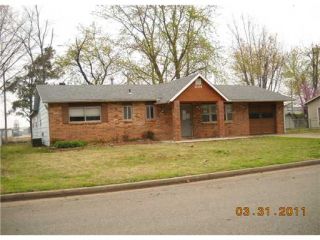 Foreclosed Home - 1104 N 15TH ST, 72756