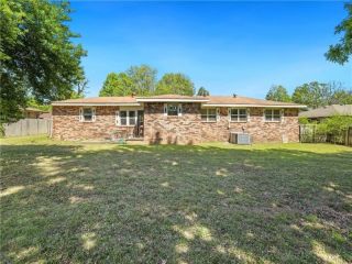 Foreclosed Home - 1834 S 11TH PL, 72756