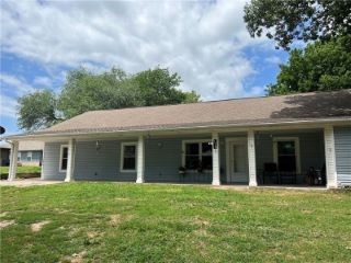 Foreclosed Home - 116 N COUNTRY CLUB RD, 72761