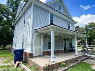 Foreclosed Home - 700 S MAPLE ST, 72761