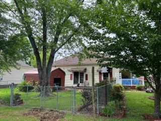 Foreclosed Home - 414 S ERIE AVE, 72801