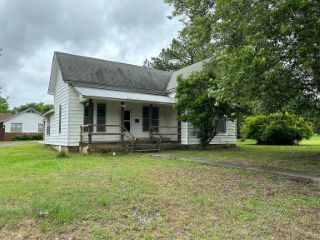 Foreclosed Home - 1001 N COLLEGE AVE, 72830