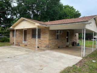 Foreclosed Home - 1506 S ELM ST, 72855
