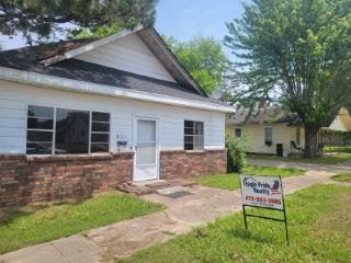 Foreclosed Home - 307 E MAPLE ST, 72855