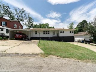 Foreclosed Home - 3018 MEMPHIS ST, 72901