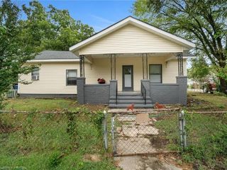 Foreclosed Home - 800 N S ST, 72904