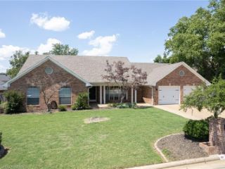Foreclosed Home - 2405 RANNOCH LN, 72908