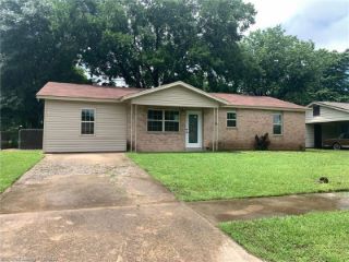 Foreclosed Home - 8316 S 32ND TER, 72908