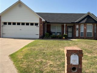 Foreclosed Home - 500 CHATEAU DR, 72908