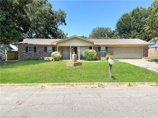 Foreclosed Home - 8006 SOUTHRIDGE DR, 72908