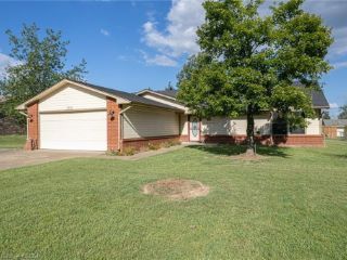 Foreclosed Home - 902 3RD TER, 72923