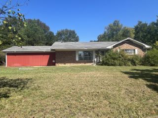 Foreclosed Home - 443 W 8TH ST, 72927