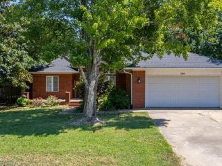 Foreclosed Home - 790 S OAK ST, 72936