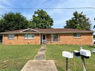 Foreclosed Home - 201 S DIVISION AVE, 72944
