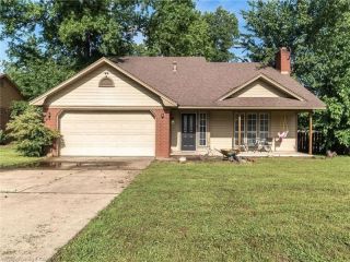 Foreclosed Home - 2015 WOODWIND WAY, 72956