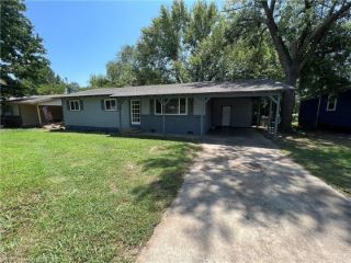 Foreclosed Home - 2112 POPLAR ST, 72956