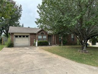 Foreclosed Home - 501 SANDSTONE DR, 72956