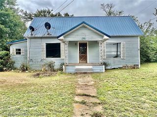 Foreclosed Home - 417 W 7TH ST, 72958