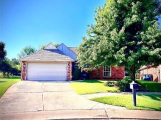 Foreclosed Home - 848 PRAIRIE DUNES WAY, 73003