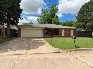 Foreclosed Home - 1100 NORTHGATE TER, 73013