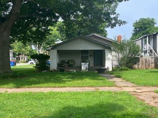 Foreclosed Home - 828 S 16TH ST, 73018