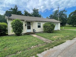 Foreclosed Home - 1502 S 6TH ST, 73018