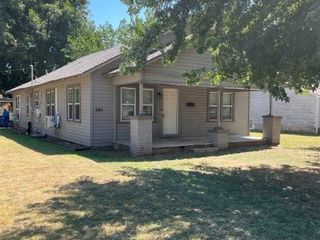 Foreclosed Home - 1701 S 20TH ST, 73018