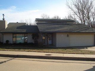 Foreclosed Home - 2304 VALLEY BROOK DR, 73034