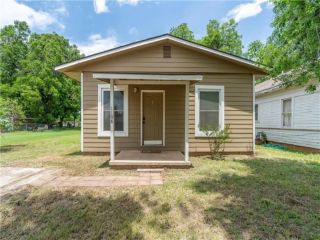 Foreclosed Home - 1108 W HAYES ST, 73036