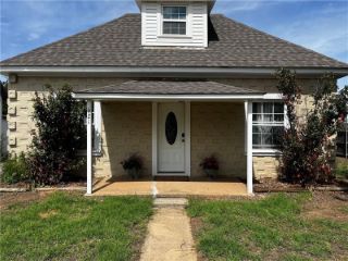 Foreclosed Home - 621 N ARAPAHO AVE, 73048