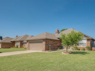 Foreclosed Home - 725 S POINTE LN, 73064