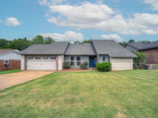 Foreclosed Home - 4621 BROOKWOOD DR, 73068