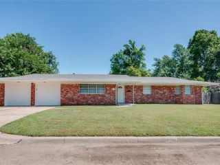Foreclosed Home - 2609 CHATEAU DR, 73069