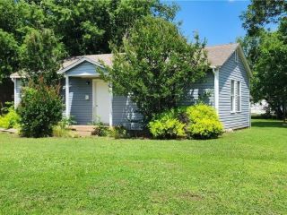 Foreclosed Home - 601 N COCKREL AVE, 73071