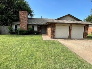 Foreclosed Home - 3216 RAMBLING OAKS DR, 73072