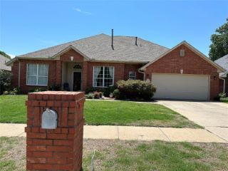 Foreclosed Home - 4920 BAKER ST, 73072