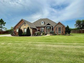 Foreclosed Home - 18411 WILD HORSE TRL, 73072