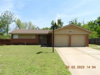 Foreclosed Home - 8640 NE 33RD ST, 73084