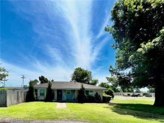 Foreclosed Home - 4 SE 3RD ST, 73089