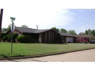 Foreclosed Home - 1301 N ADAMS ST, 73096