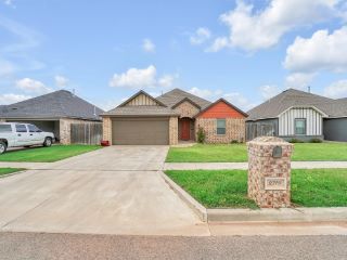 Foreclosed Home - 2719 HAYRIDE DR, 73096