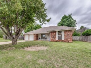 Foreclosed Home - 11629 LOCHWOOD DR, 73099