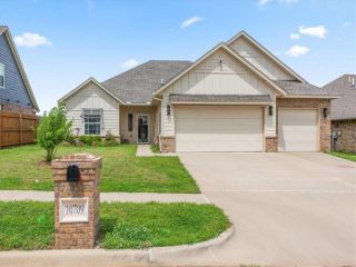Foreclosed Home - 10709 LITTLE SALLISAW CREEK DR, 73099