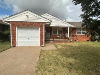 Foreclosed Home - 121 W GLENHAVEN DR, 73110