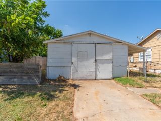 Foreclosed Home - 3221 N HOLMAN CT, 73110
