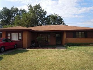 Foreclosed Home - 1401 NE 33RD ST, 73111