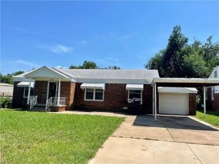 Foreclosed Home - 2428 NW 33RD ST, 73112