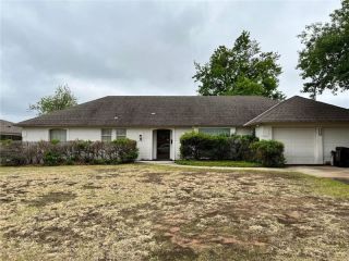 Foreclosed Home - 3416 TREADWELL DR, 73112
